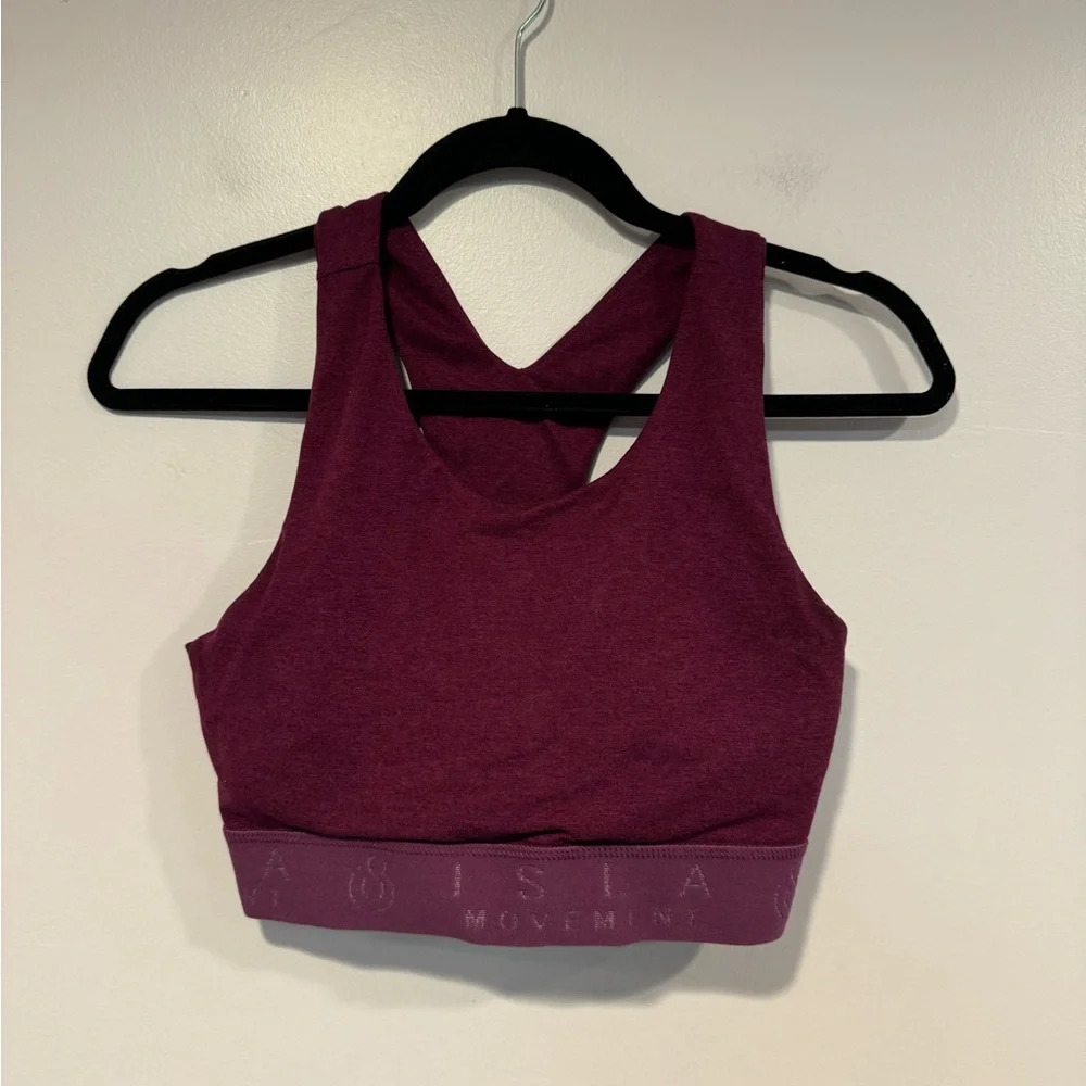 Isla‎ movement branded sports bra